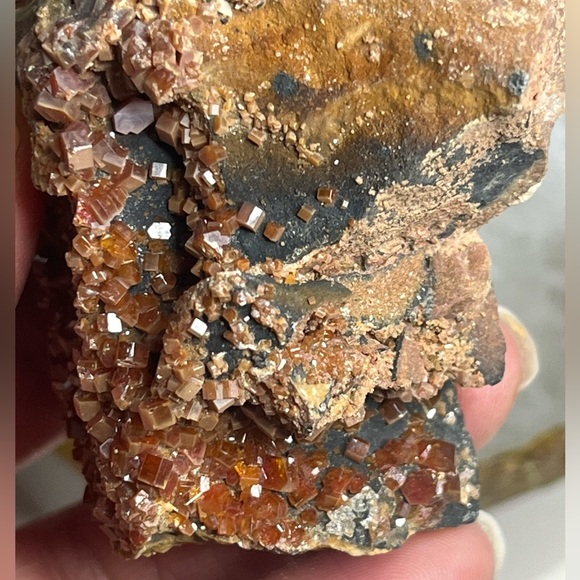 Vanadanite- Morocco 🇲🇦 - Picture 6 of 8